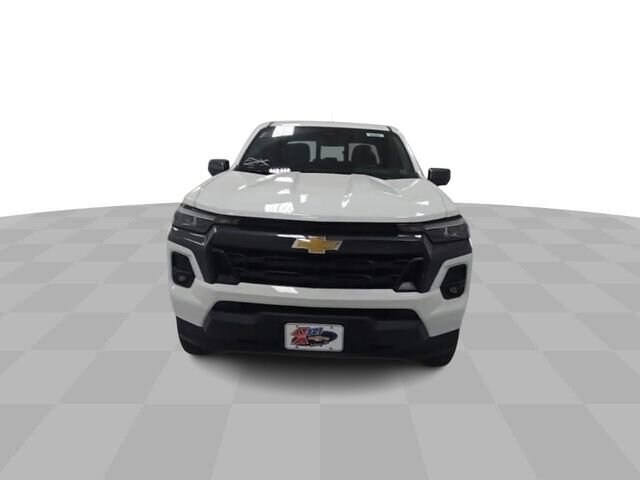 2025 Chevrolet Colorado Work Truck LT photo 3