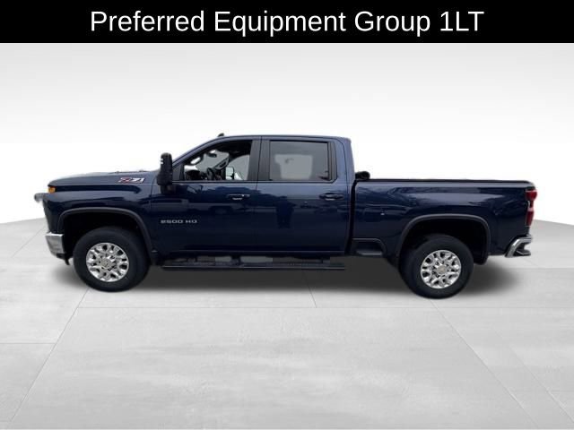 2022 Chevrolet Silverado 2500HD LT photo 2