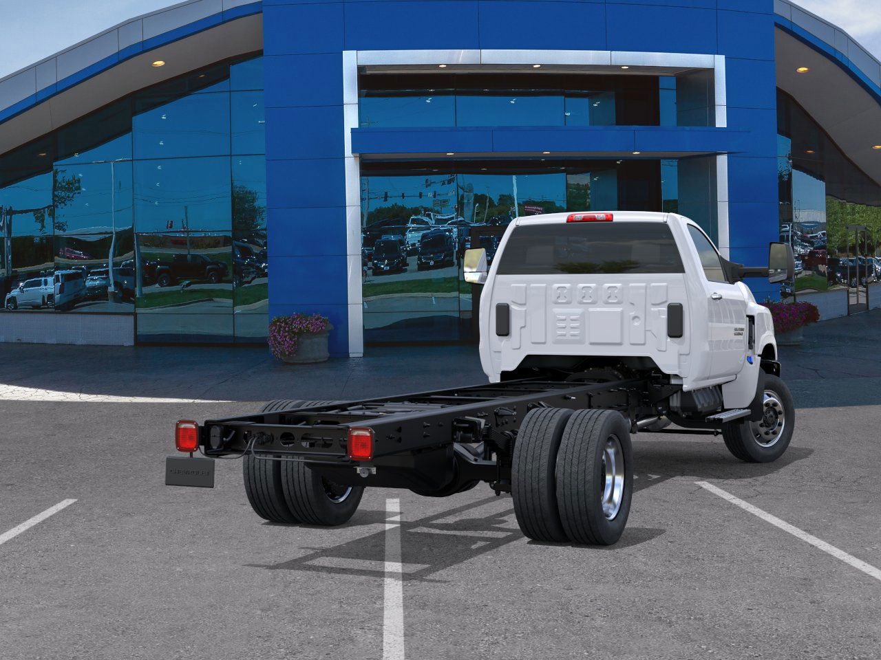 2025 Chevrolet Silverado 6500HD Work Truck photo 3