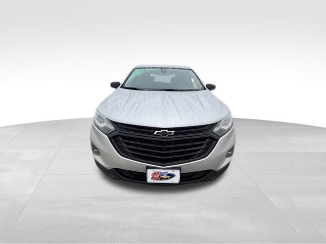 2020 Chevrolet Equinox LT photo 2