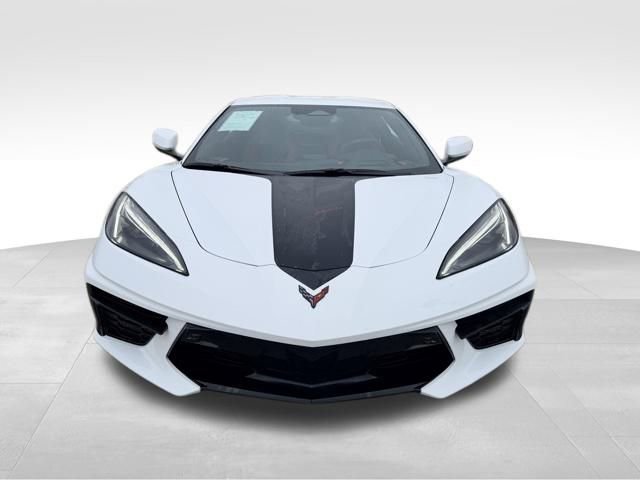 2024 Chevrolet Corvette Stingray 2LT photo 2