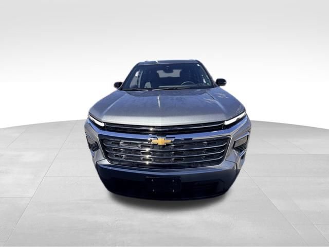 2025 Chevrolet Traverse photo 2