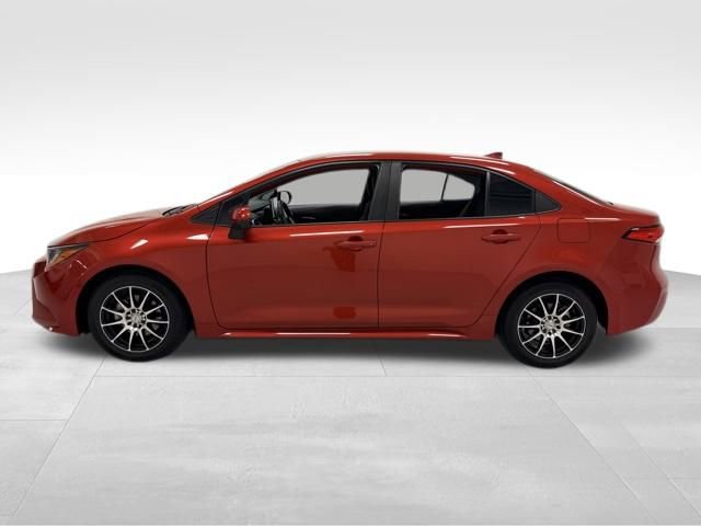 2020 Toyota Corolla LE photo 2