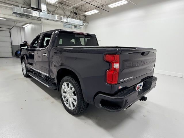 2022 Chevrolet Silverado 1500 High Country photo 2