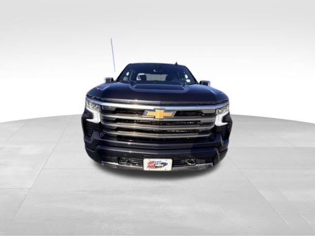 2022 Chevrolet Silverado 1500 High Country photo 3
