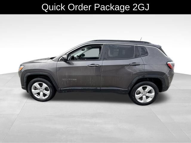 2021 Jeep Compass Latitude photo 2