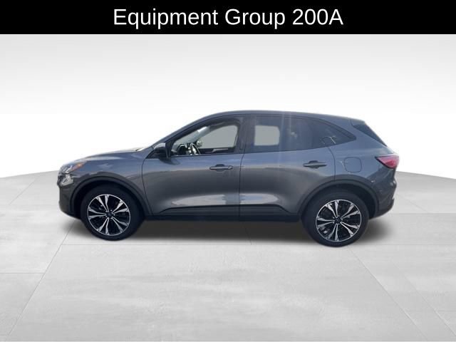 2022 Ford Escape SE photo 2