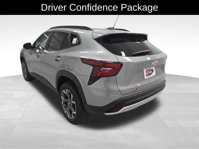 2026 Chevrolet Trax LT photo 2