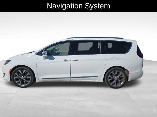 2018 Chrysler Pacifica Limited photo 3