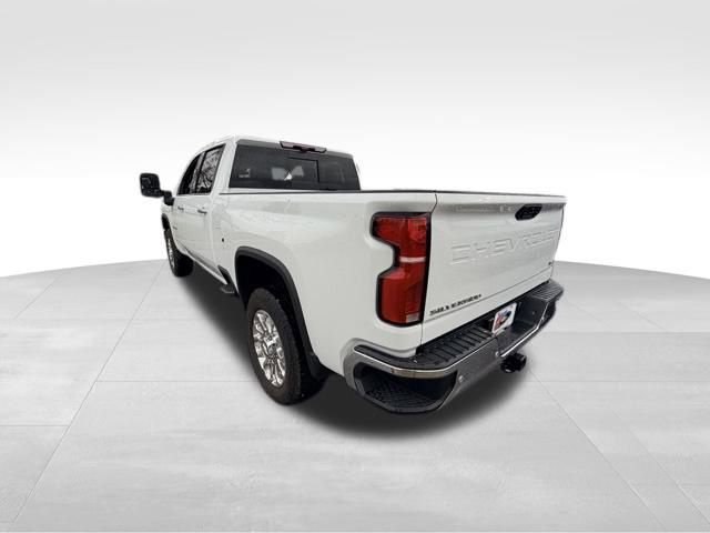 2025 Chevrolet Silverado 2500HD LTZ photo 3