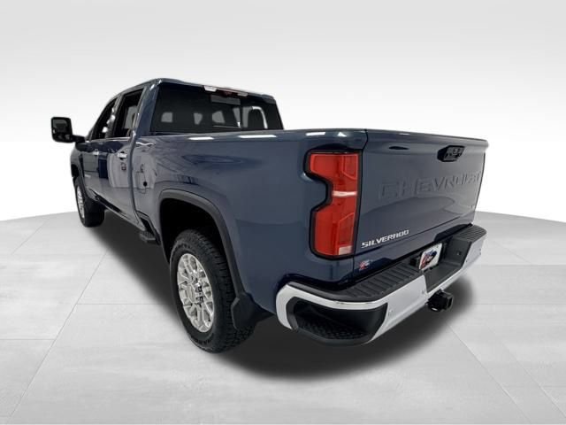 2025 Chevrolet Silverado 2500HD LTZ photo 3