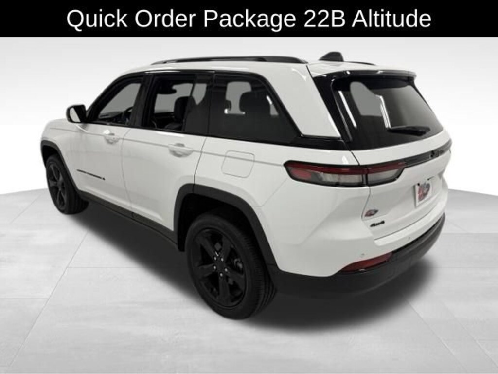 Used 2023 Jeep Grand Cherokee Altitude 4x4 SUV
