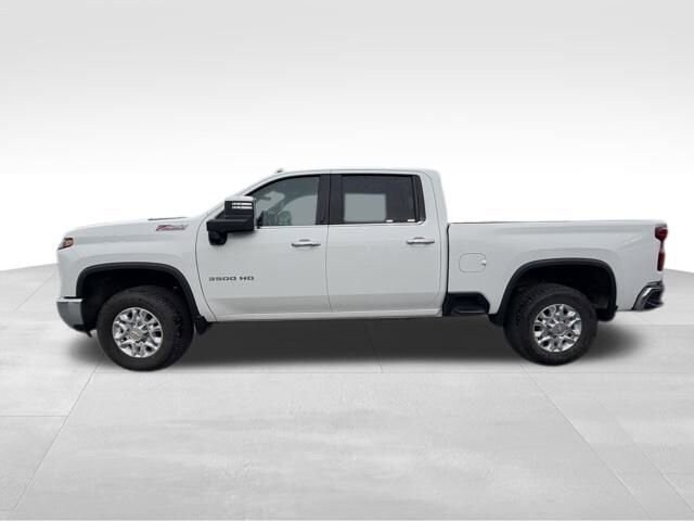 2024 Chevrolet Silverado 3500HD LTZ photo 2