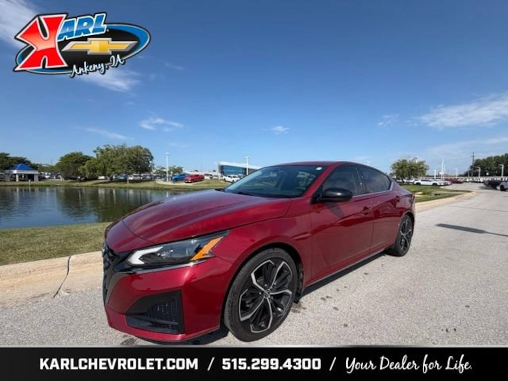 Used 2024 Nissan Altima SR FWD Sedan