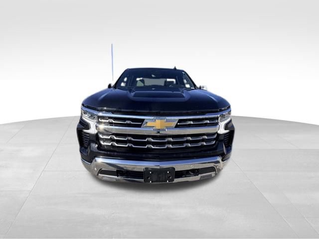 2022 Chevrolet Silverado 1500 LTZ photo 2