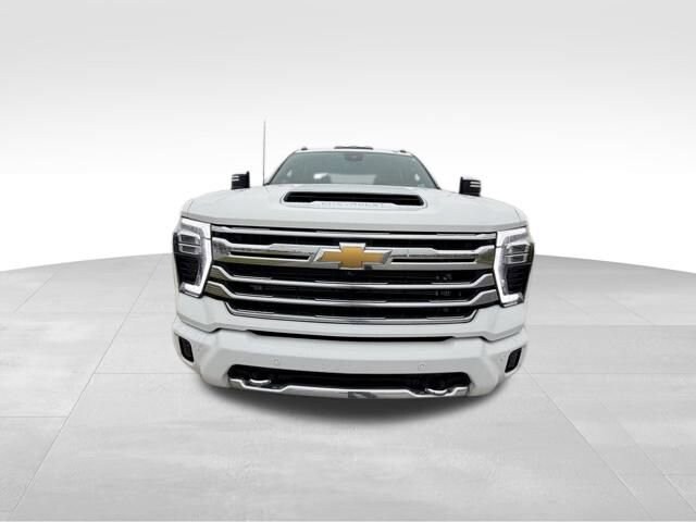 2024 Chevrolet Silverado 3500HD High Country photo 2