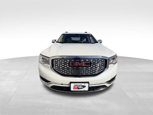 2019 Gmc Acadia Denali photo 2
