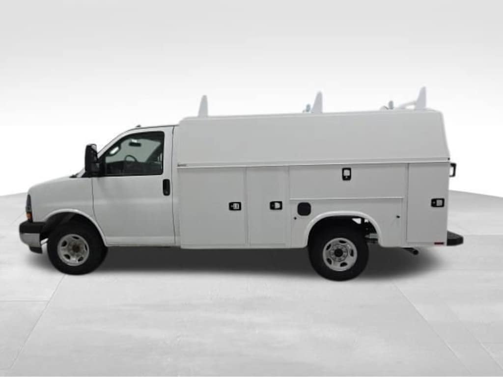 New 2026 Chevrolet Express Cutaway 3500 1WT Cutaway Van