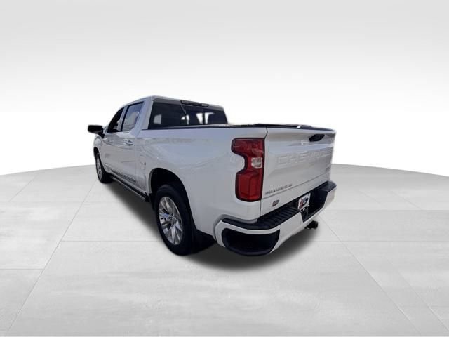 2023 Chevrolet Silverado 1500 High Country photo 3
