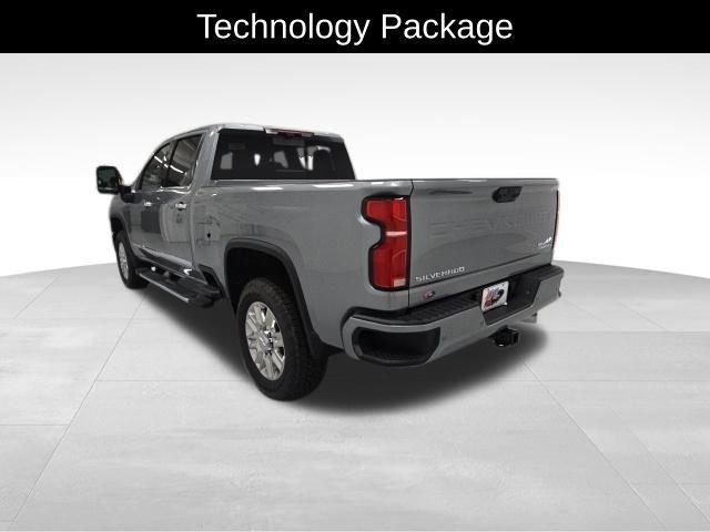 2025 Chevrolet Silverado 2500HD High Country photo 3
