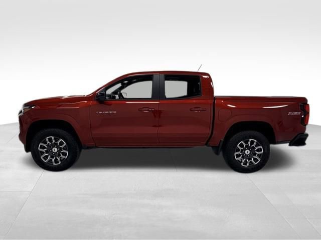 2024 Chevrolet Colorado Z71 photo 2