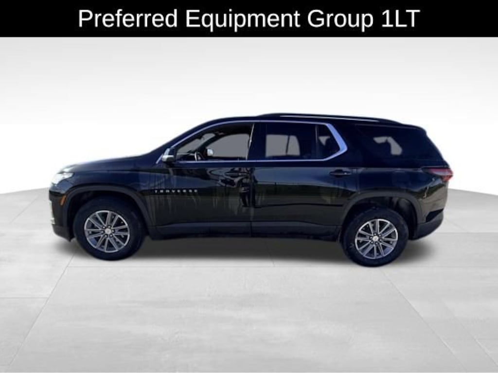 Used 2023 Chevrolet Traverse LT Cloth SUV