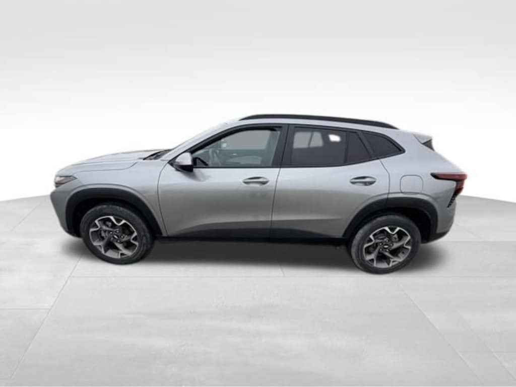 Used 2024 Chevrolet Trax LT SUV