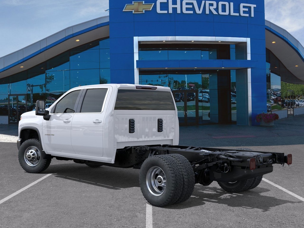 New 2025 Chevrolet Silverado 3500 HD Chassis Cab Work Truck Truck Crew Cab