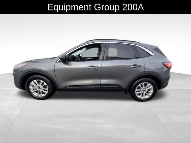 2022 Ford Escape SE photo 3