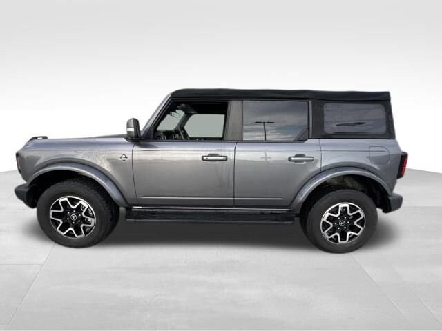 2022 Ford Bronco Outer Banks photo 3