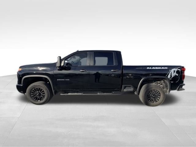 2024 Chevrolet Silverado 3500HD photo 2