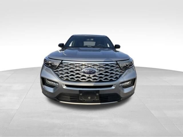 2020 Ford Explorer Platinum photo 2