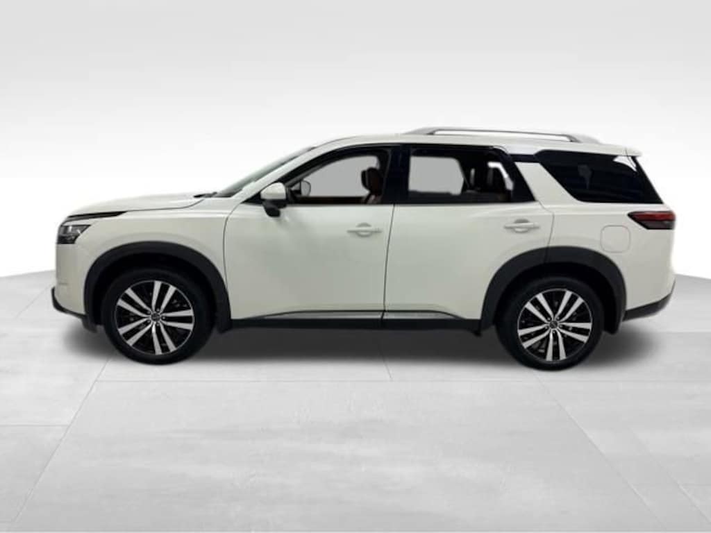 Used 2024 Nissan Pathfinder Platinum 4WD SUV
