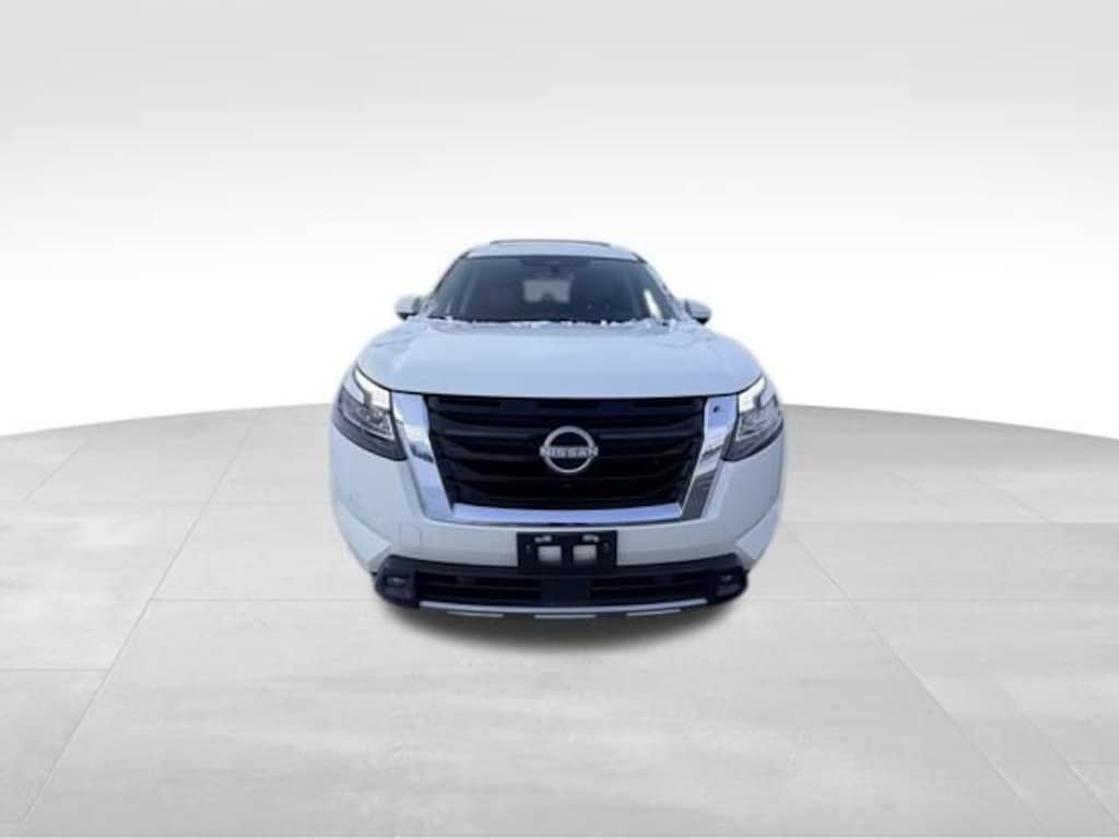 Used 2024 Nissan Pathfinder Platinum