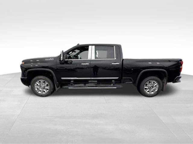 2024 Chevrolet Silverado 2500HD High Country photo 2