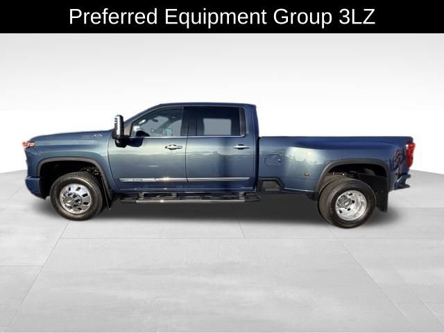2025 Chevrolet Silverado 3500HD High Country photo 2