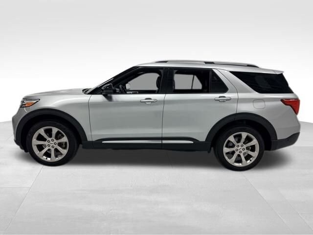 2020 Ford Explorer Platinum photo 2