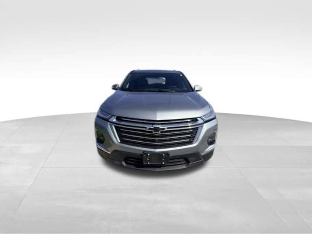 Used 2023 Chevrolet Traverse LT Cloth SUV