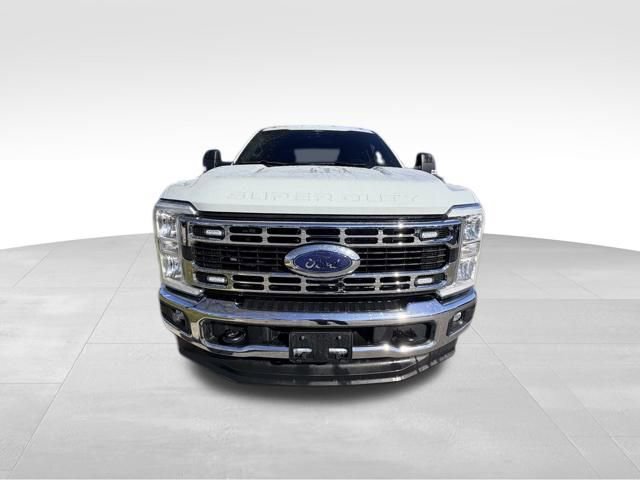 2025 Ford F-250 XLT photo 3