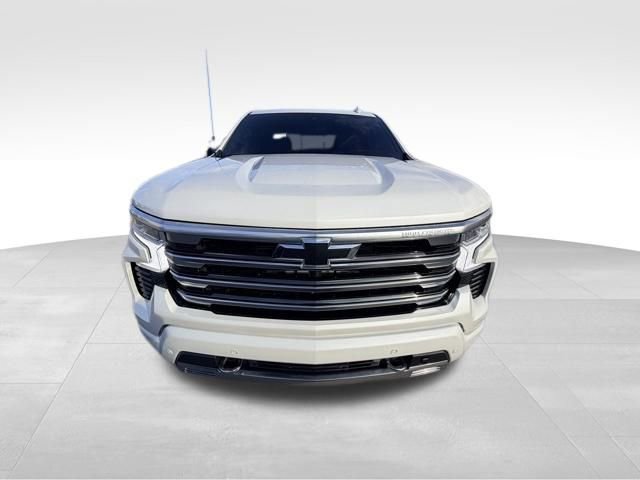 2024 Chevrolet Silverado 1500 High Country photo 3