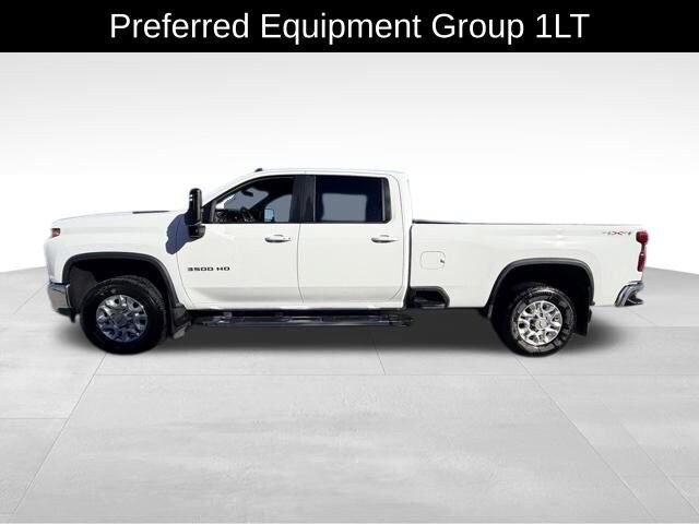 2023 Chevrolet Silverado 3500HD LT photo 4