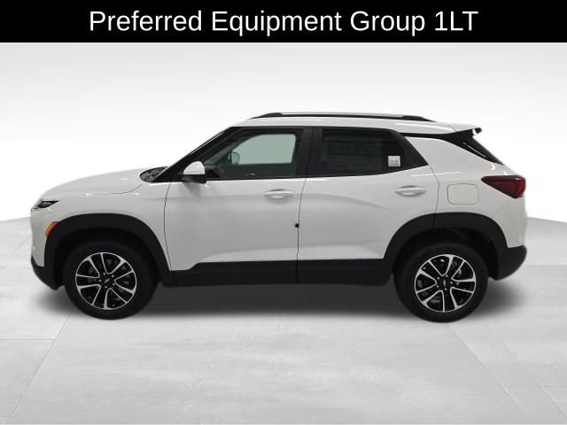 2026 Chevrolet Trailblazer LT photo 2
