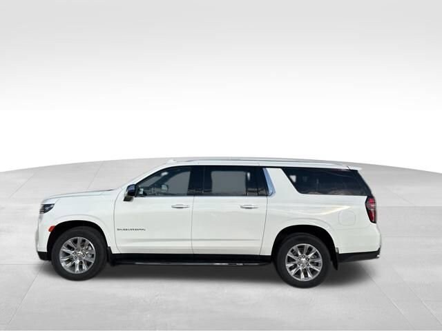 2023 Chevrolet Suburban Premier photo 2