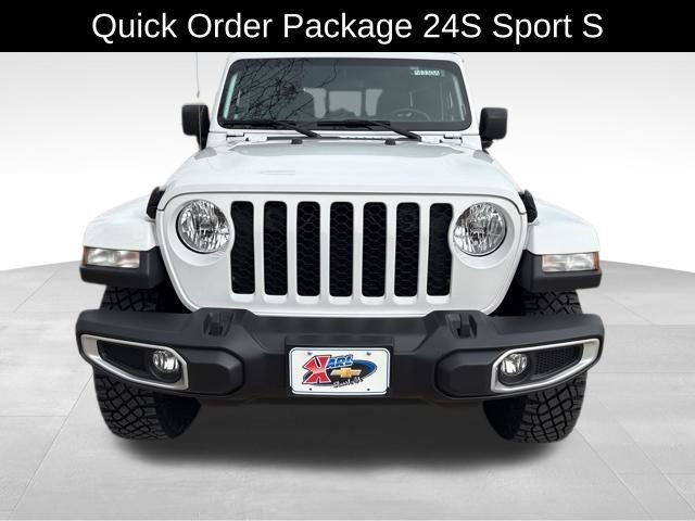 2022 Jeep Gladiator Sport S photo 2