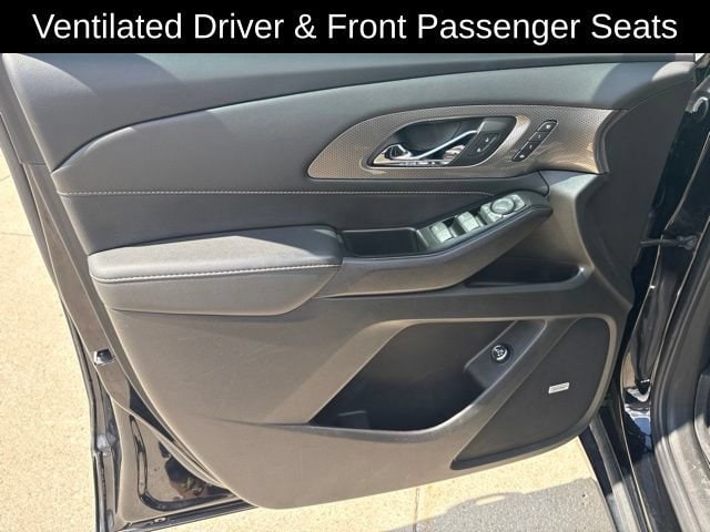 2023 Chevrolet Traverse Premier - Photo 12