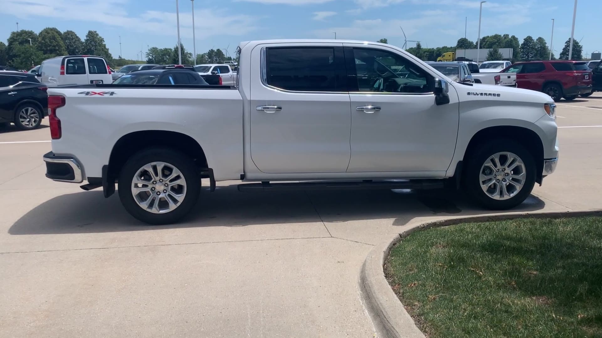 Used 2022 Chevrolet Silverado 1500 LTZ with VIN 2GCUDGED3N1517931 for sale in Stuart, IA