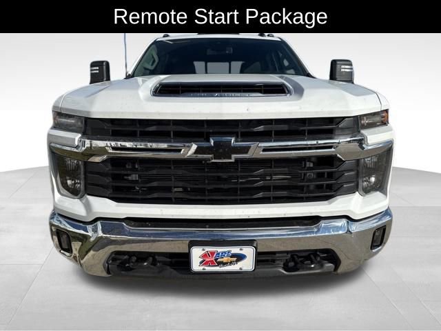 2024 Chevrolet Silverado 2500HD LT photo 3