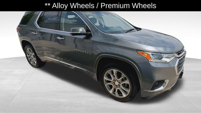 Used 2020 Chevrolet Traverse Premier with VIN 1GNEVKKW8LJ259118 for sale in Stuart, IA