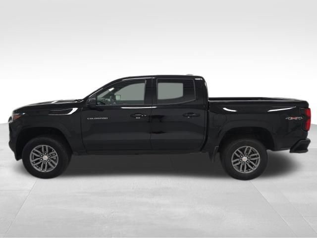 2026 Chevrolet Colorado LT photo 2