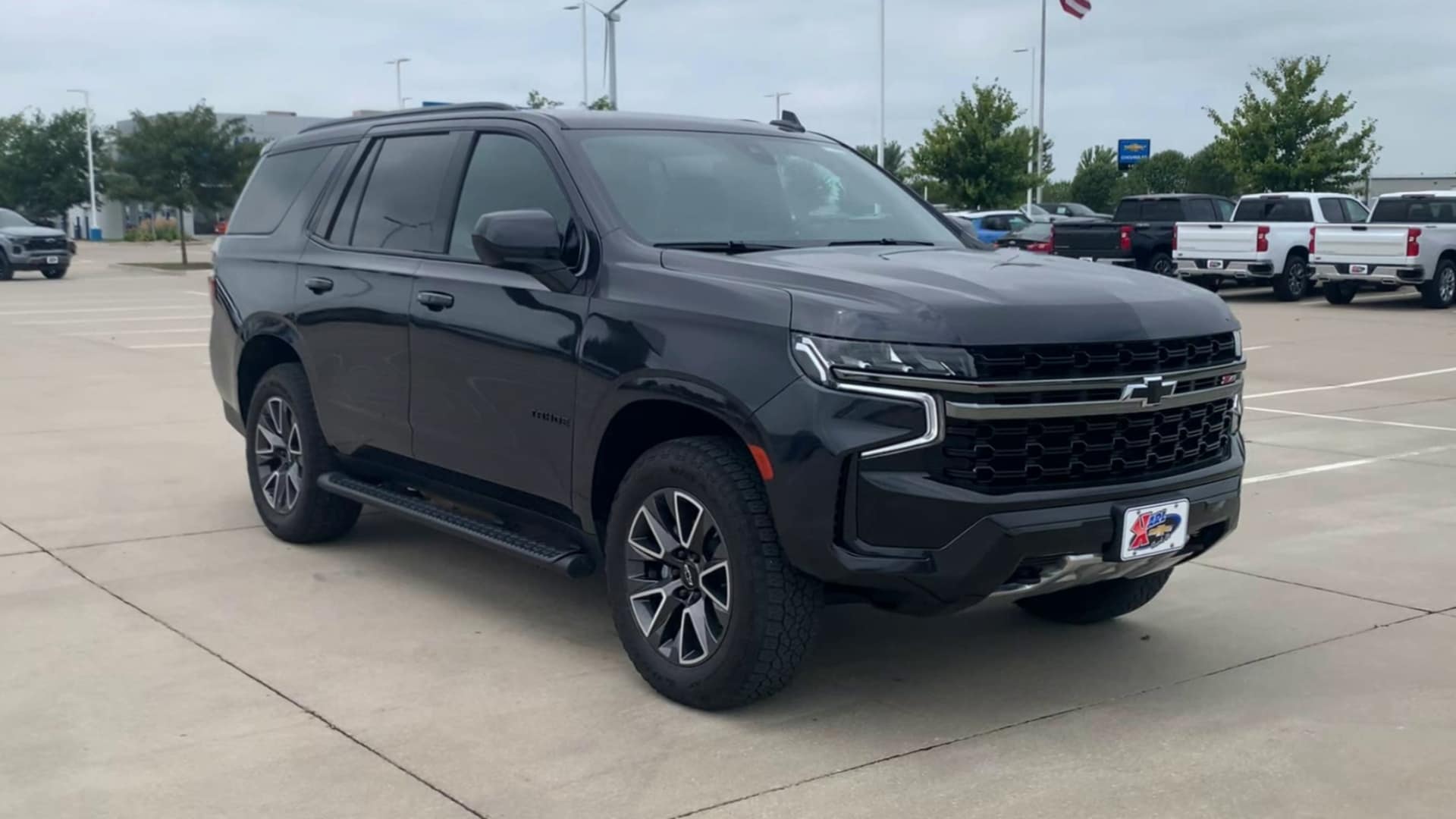 Used 2022 Chevrolet Tahoe Z71 with VIN 1GNSKPKD6NR346236 for sale in Stuart, IA